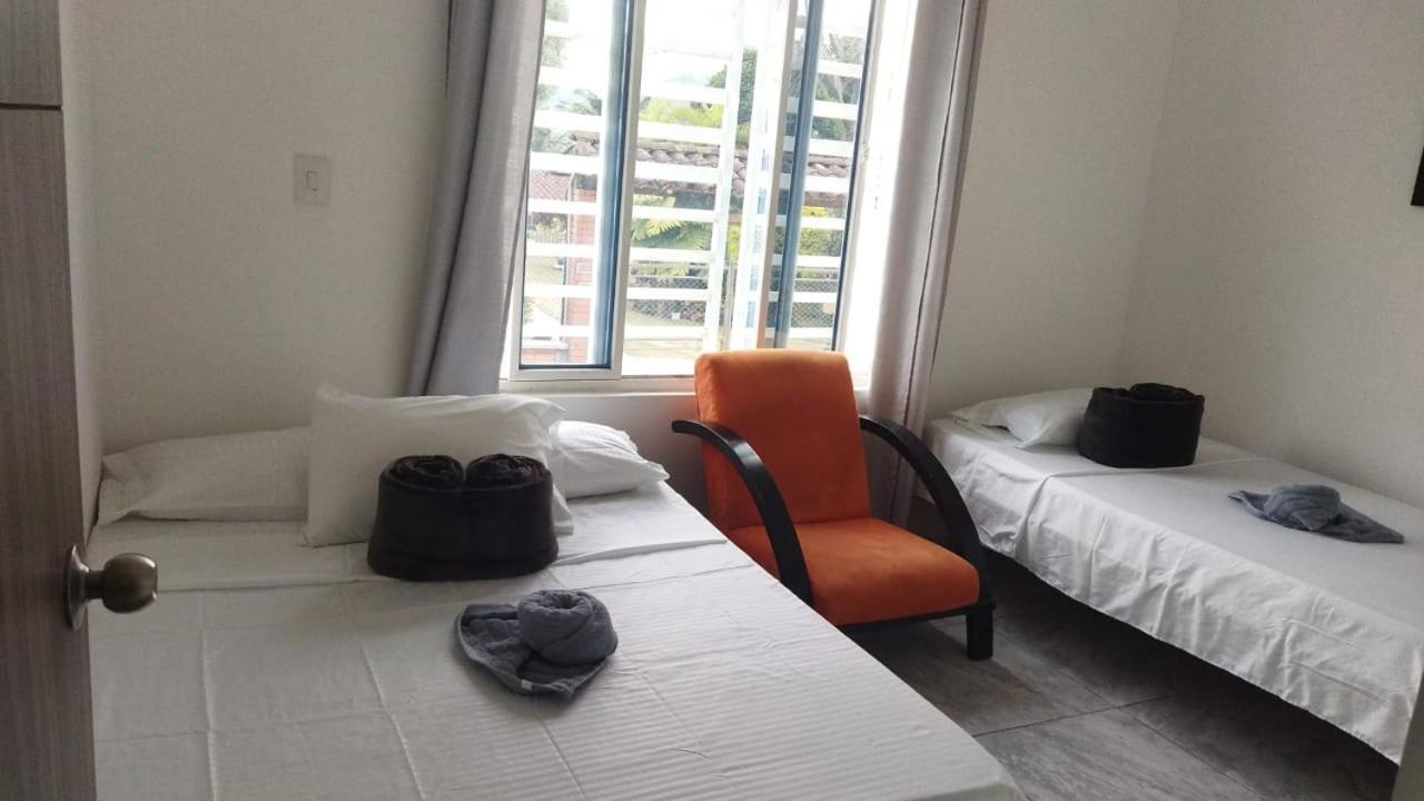 Apartamento Familiar Maral 2 살렌토 외부 사진